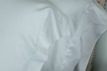 Buttons on the side of the Cariloha bamboo duvet cover